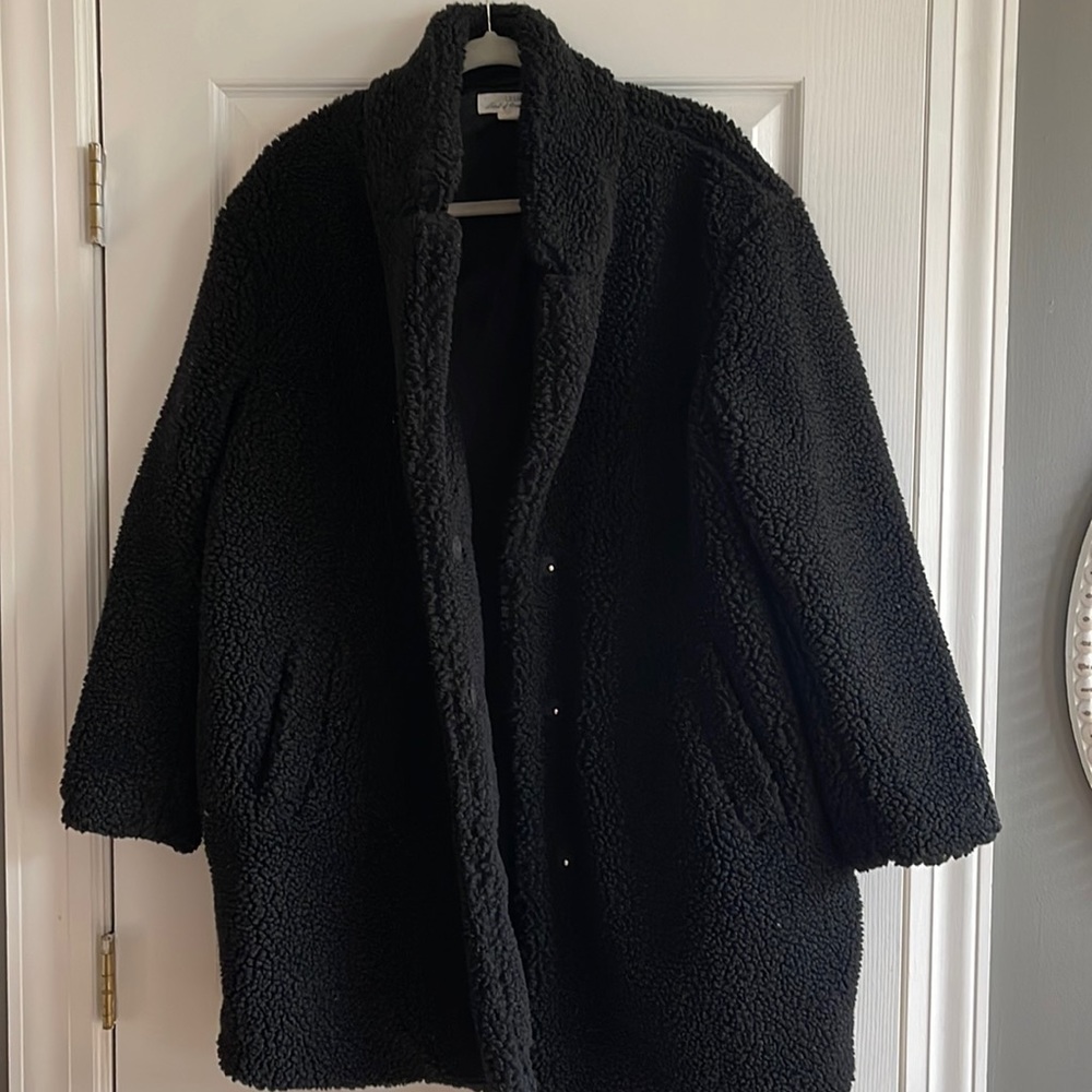 H & M (label of graded goods) black teddy coat size Medium